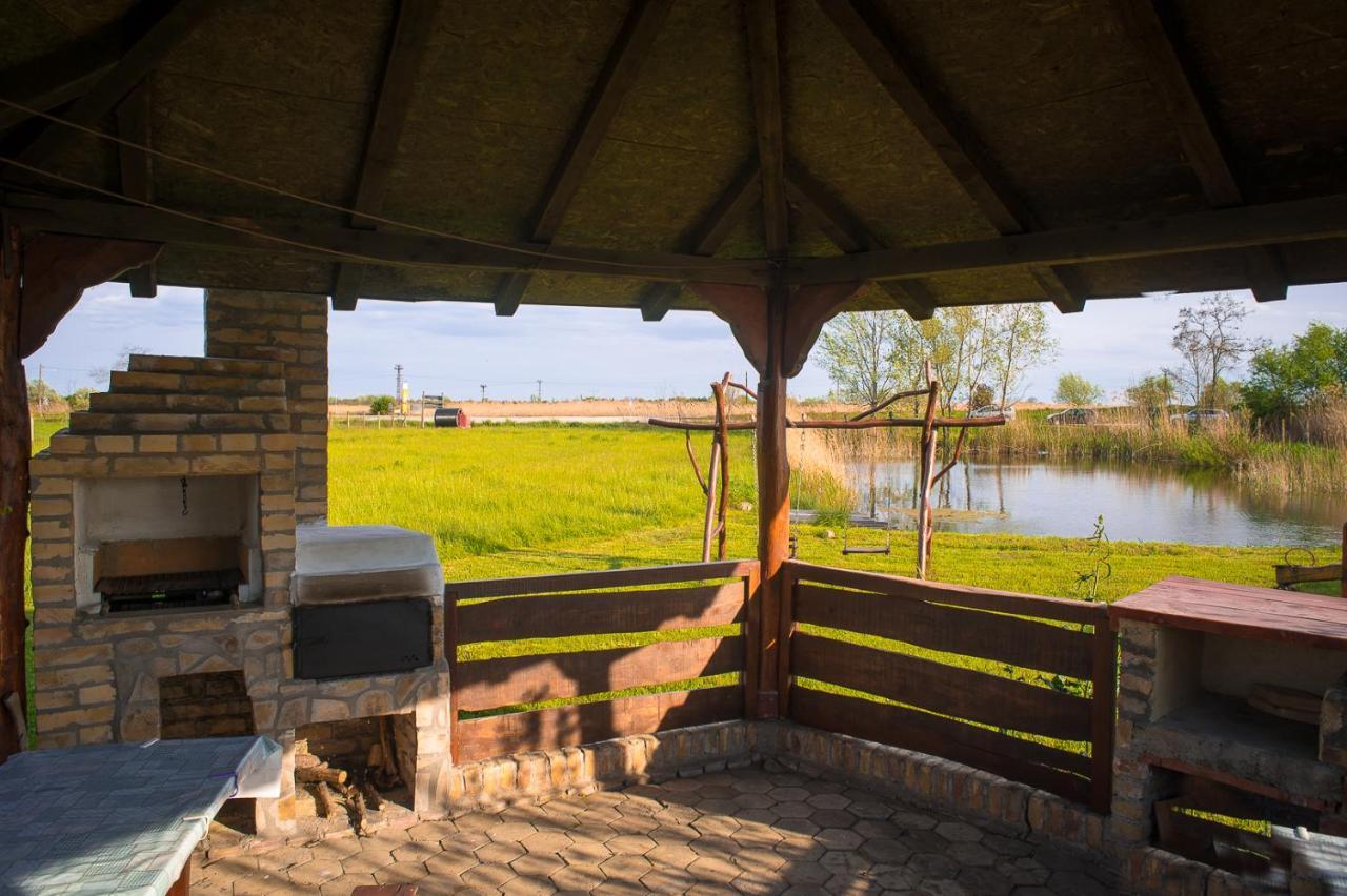 Etno Salas - Etno Ranch - Seosko Turisticko Domacinstvo Vila Palić Exterior foto