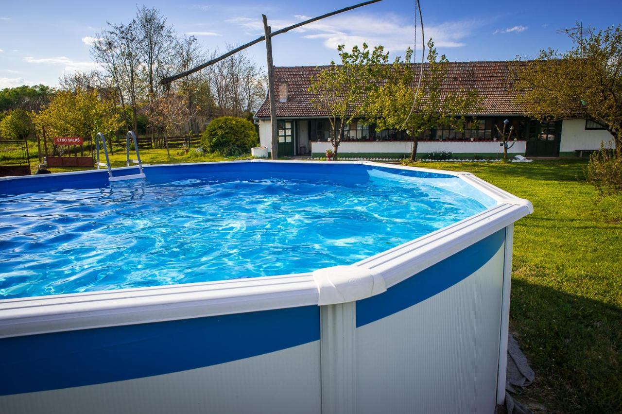 Etno Salas - Etno Ranch - Seosko Turisticko Domacinstvo Vila Palić Exterior foto